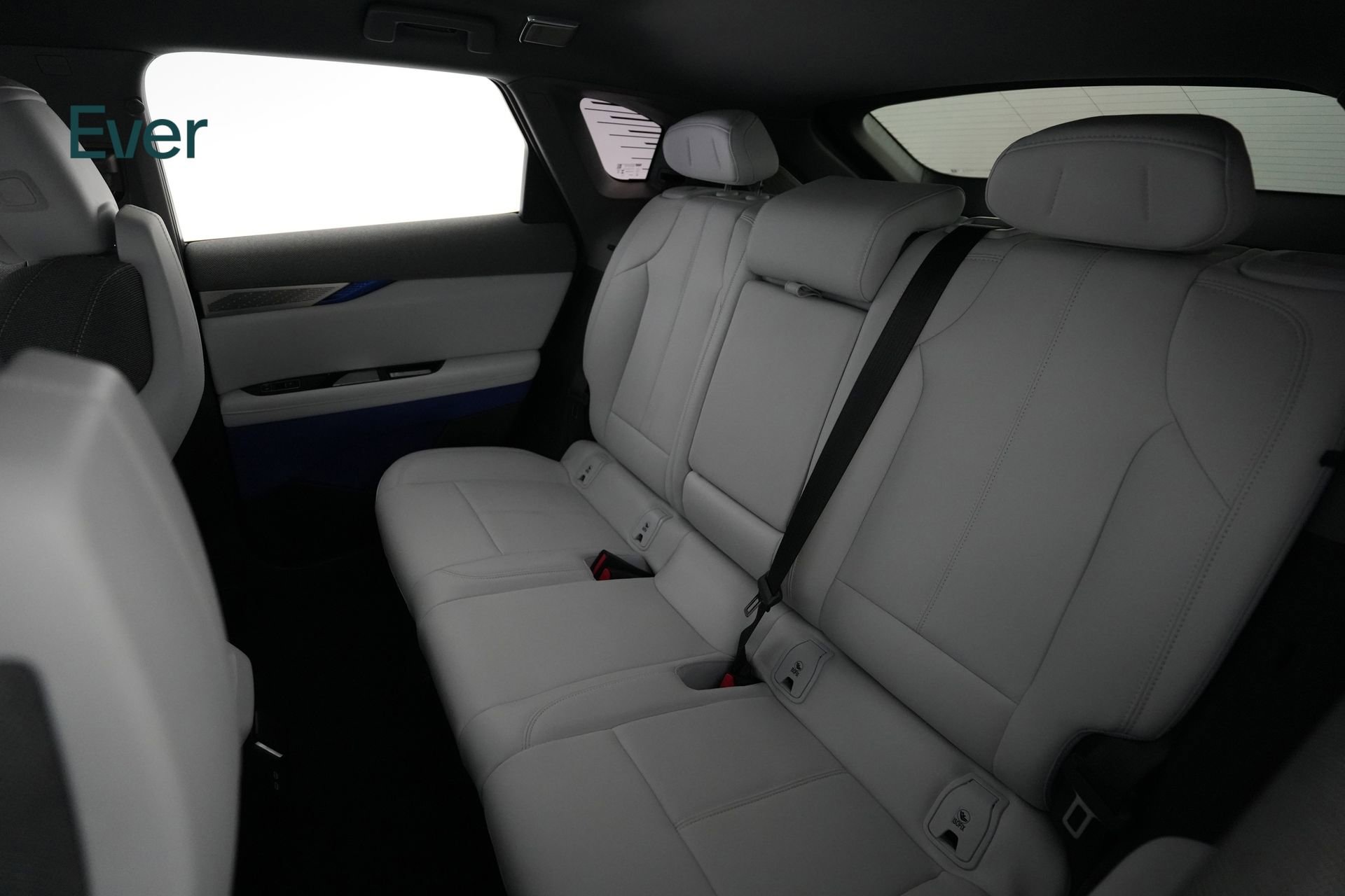 Used 2025 Cadillac Optiq Luxury 1 image 24