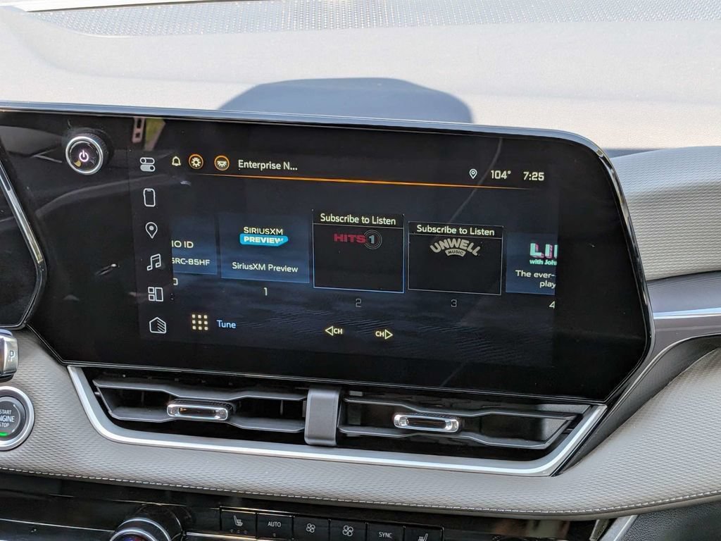 Used 2025 Chevrolet Equinox LT w/ Convenience Package II FWD image 19