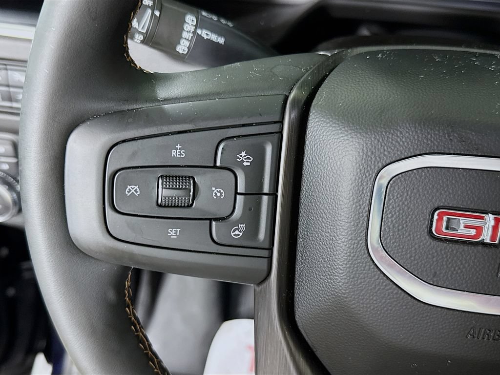 Used 2024 GMC Yukon XL AT4 AWD/4WD image 23