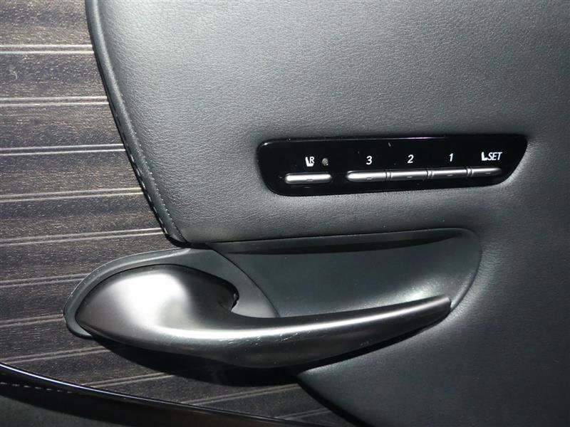 Used 2018 Lexus LS 500 AWD image 20