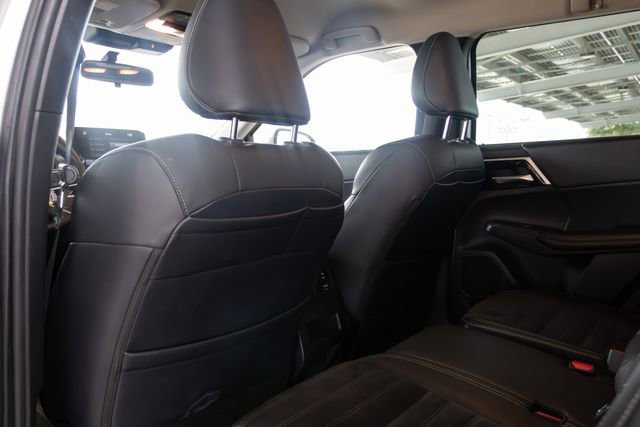 Used 2023 Mitsubishi Outlander SE image 27