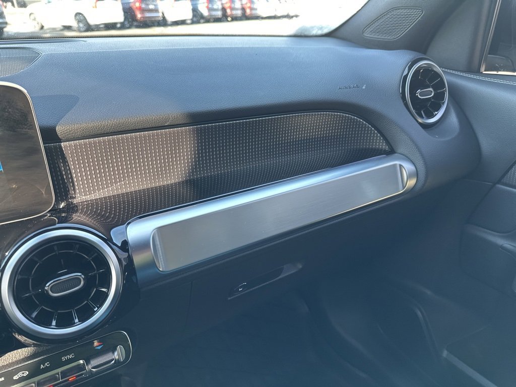 Used 2020 Mercedes-Benz GLB 250 4MATIC image 32