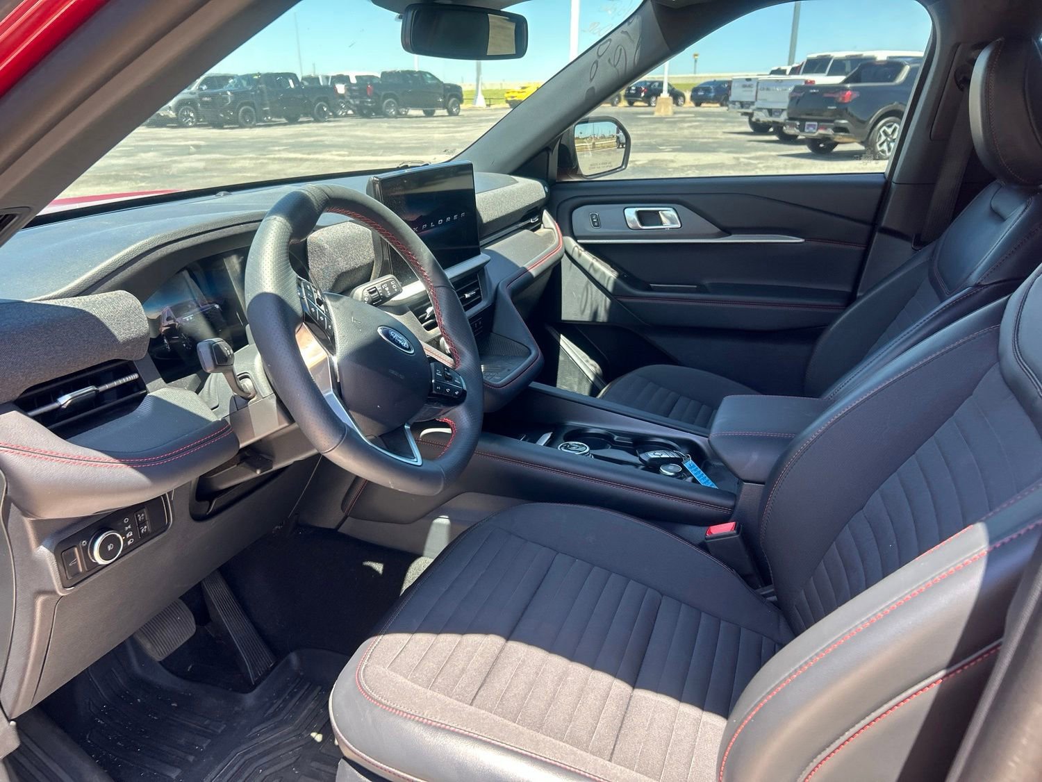 Used 2025 Ford Explorer ST-Line w/ Premium Package RWD image 14