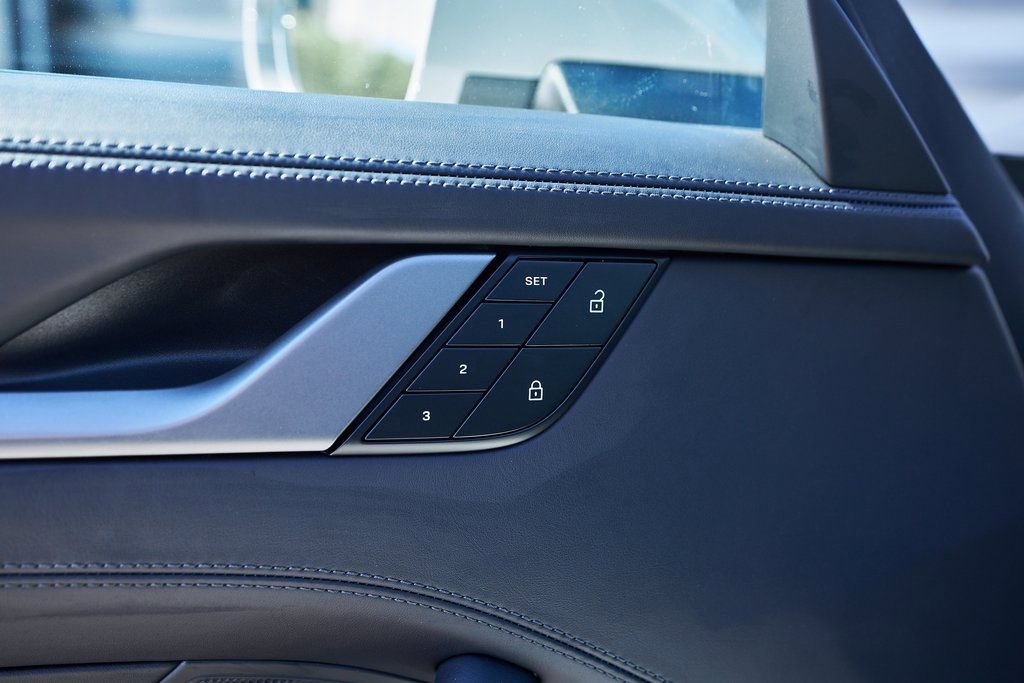 Used 2024 Porsche 911 Carrera 4S w/ Premium Package image 27