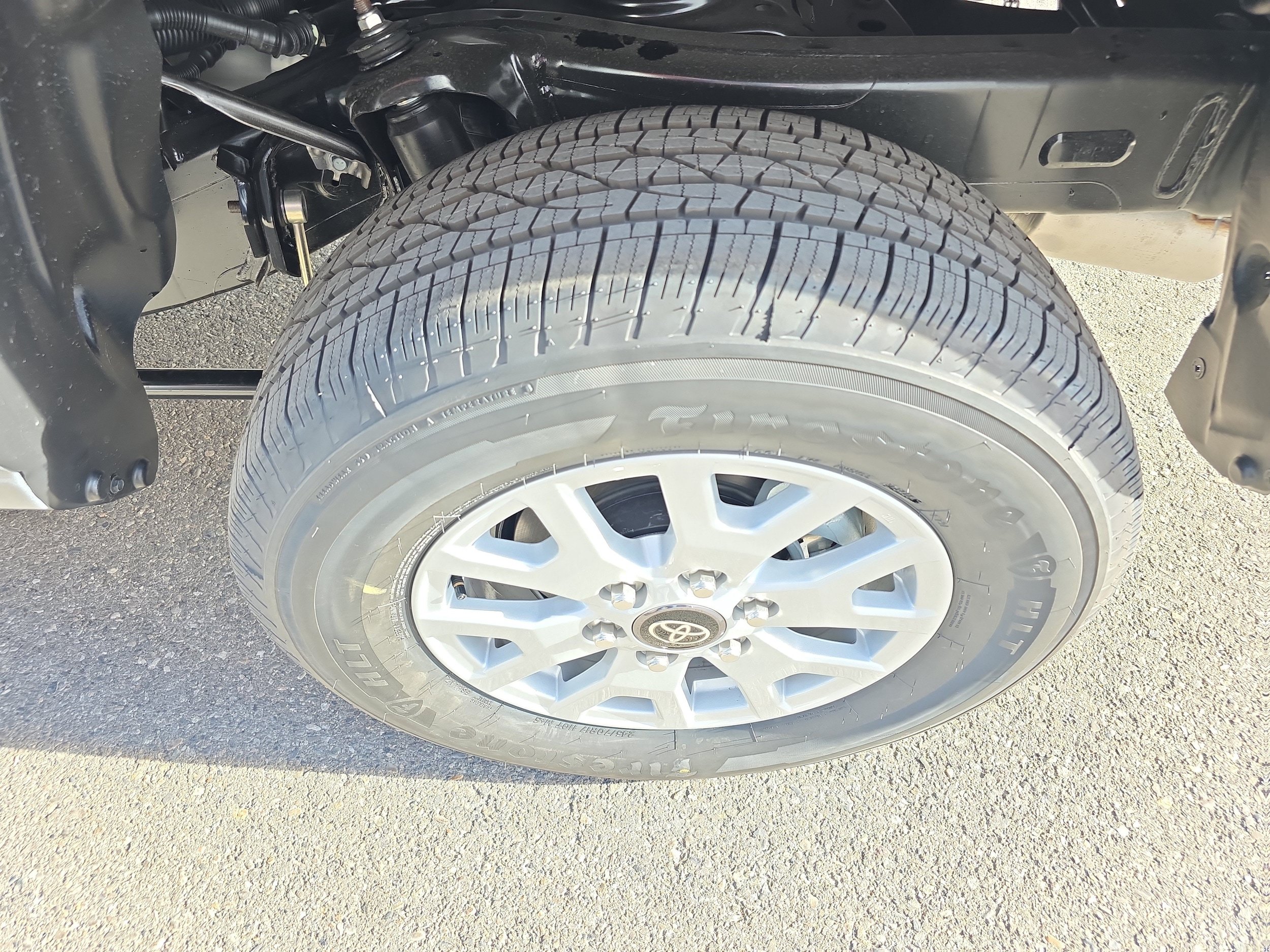Used 2026 Toyota Tacoma SR5 AWD/4WD image 8