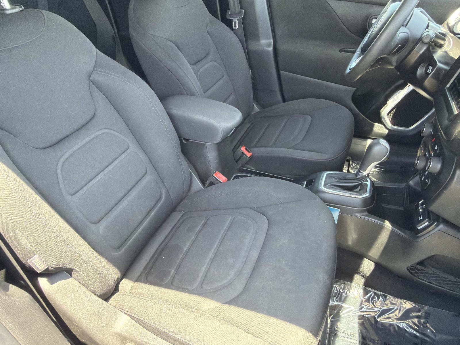 Used 2021 Jeep Renegade Latitude FWD image 23