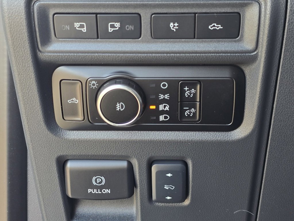 Used 2024 Ford F150 Platinum w/ FX4 Off-Road Package image 31