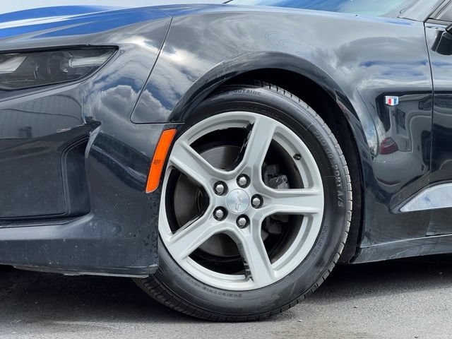 Used 2019 Chevrolet Camaro LT RWD image 2