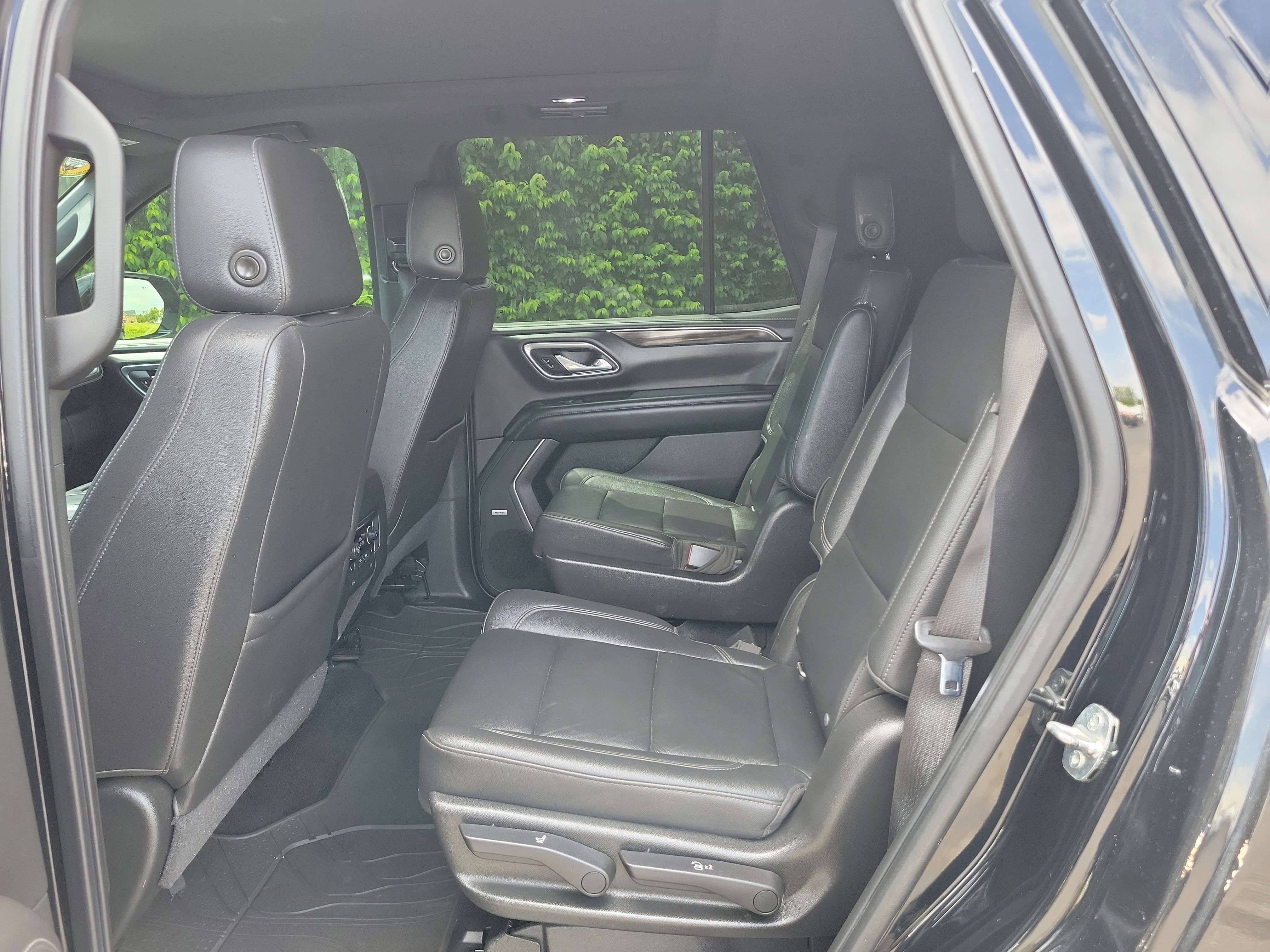 Certified 2021 Chevrolet Tahoe LT w/ LT Signature Package AWD/4WD image 13