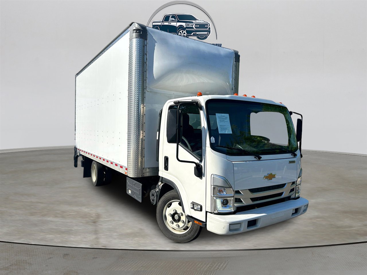Used 2023 Chevrolet Low Cab Forward 5500XD image 6