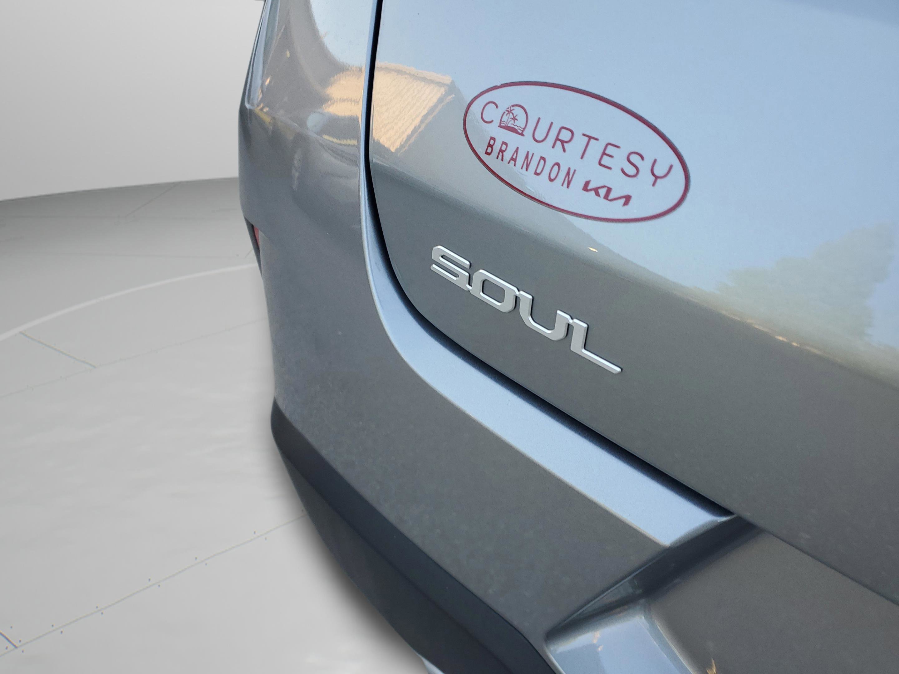 Certified 2025 Kia Soul LX w/ LX Technology Package FWD image 30