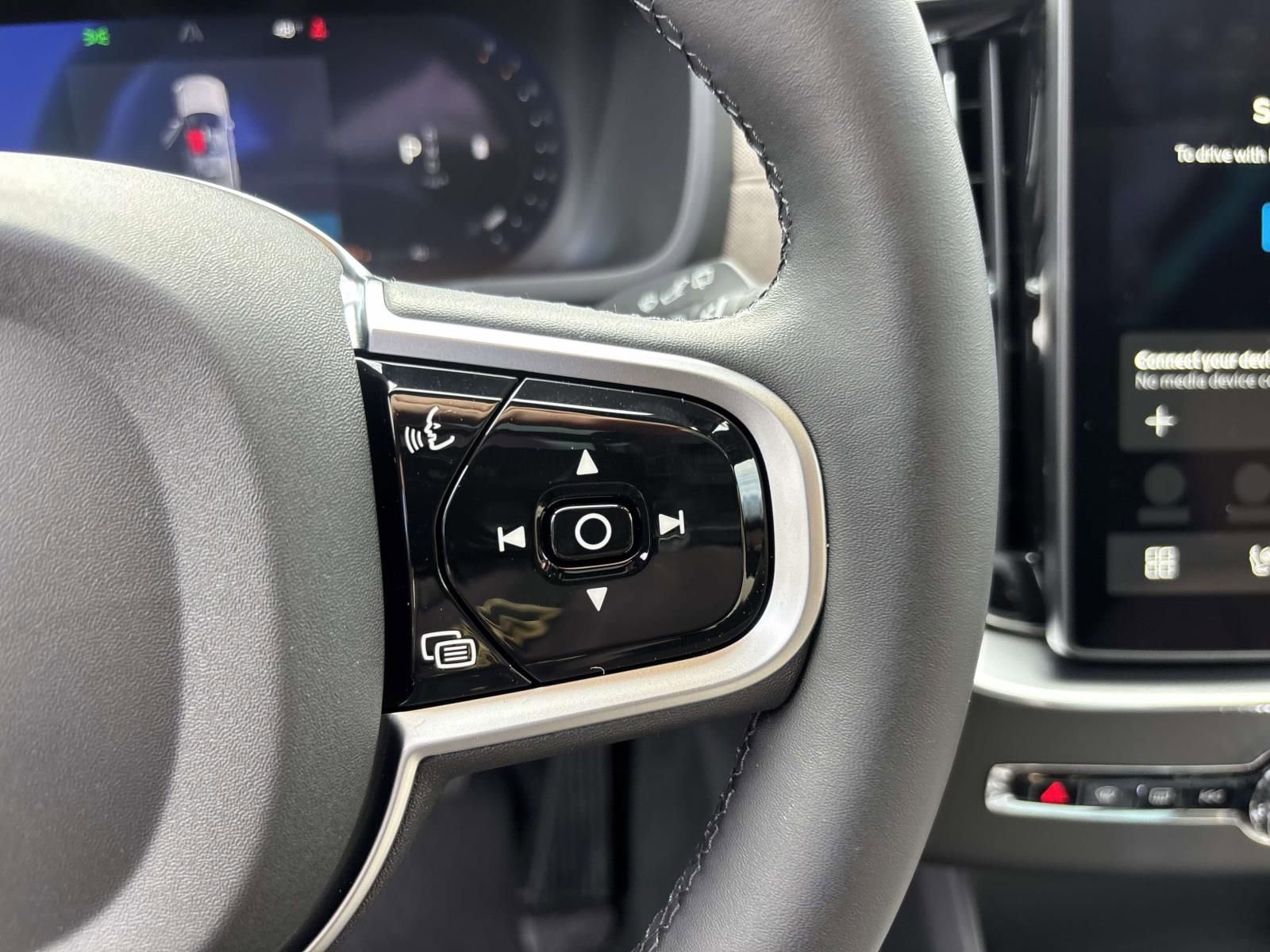 New 2026 Volvo XC90 B6 Plus w/ Protection Package Premier image 19