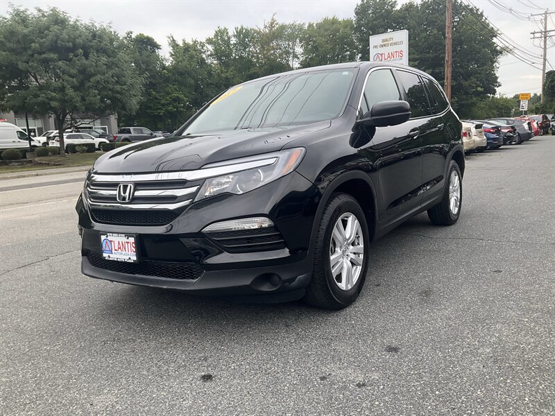 Used 2017 Honda Pilot LX image 1