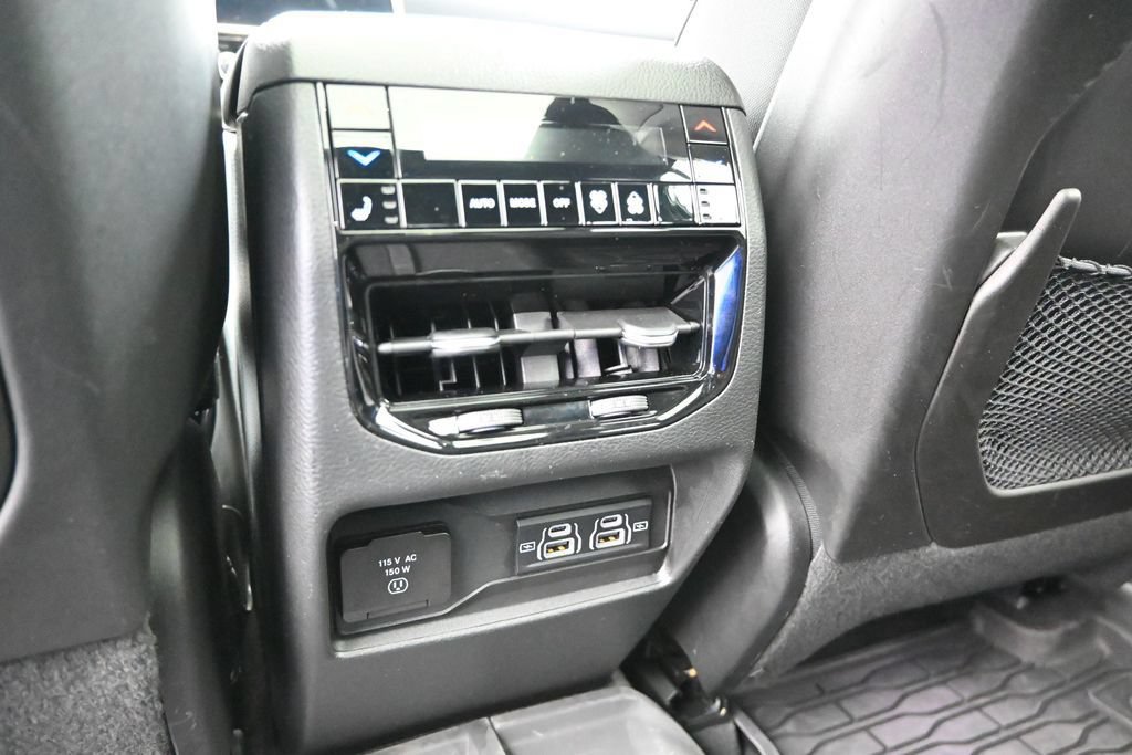Used 2023 Jeep Grand Cherokee Overland w/ Advanced Protech Group III AWD/4WD image 24