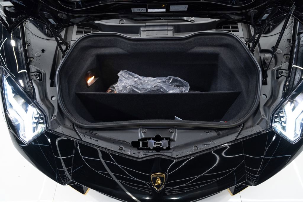 Used 2017 Lamborghini Aventador LP 700-4 image 36