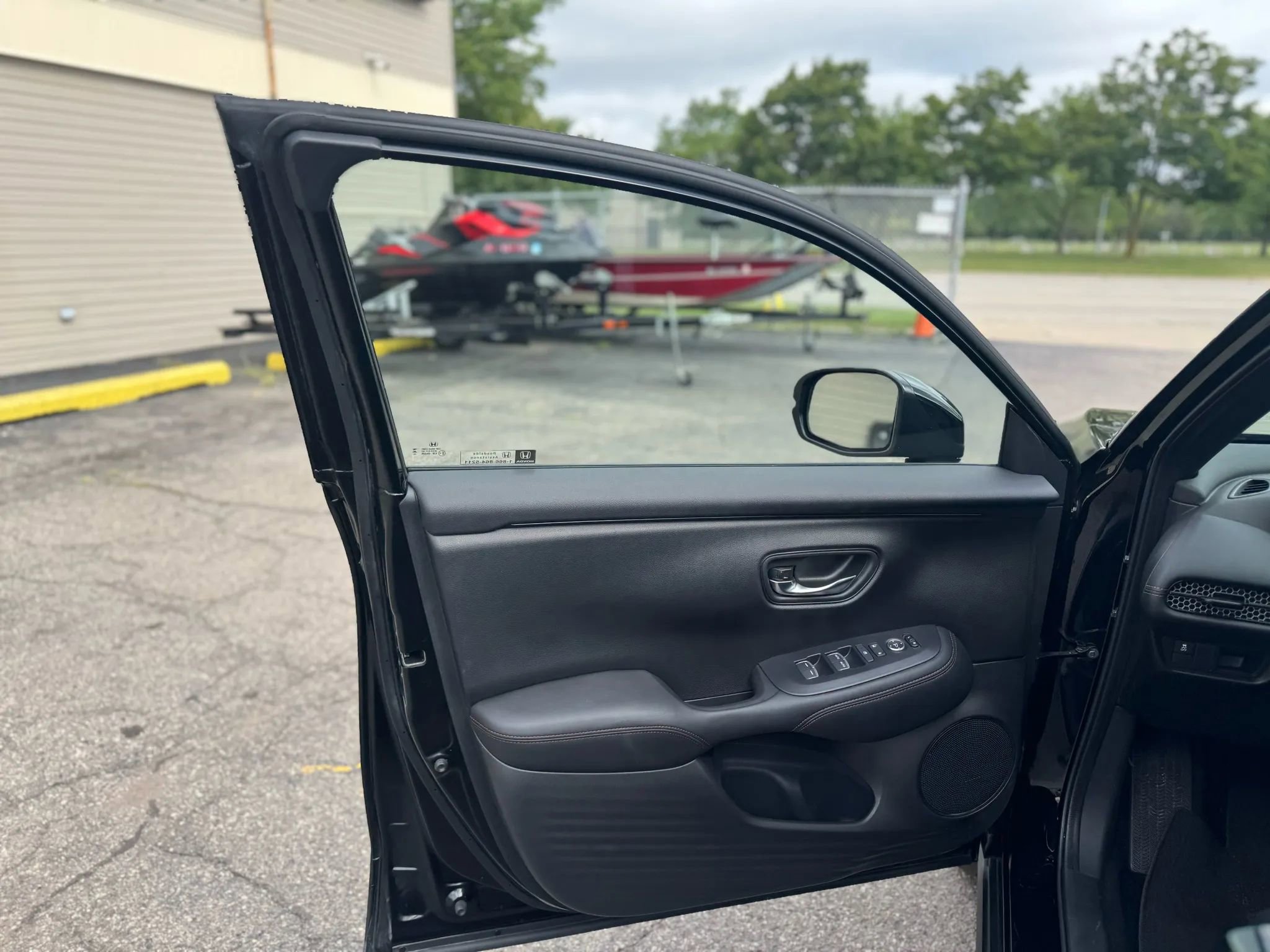 Used 2025 Honda HR-V Sport image 11