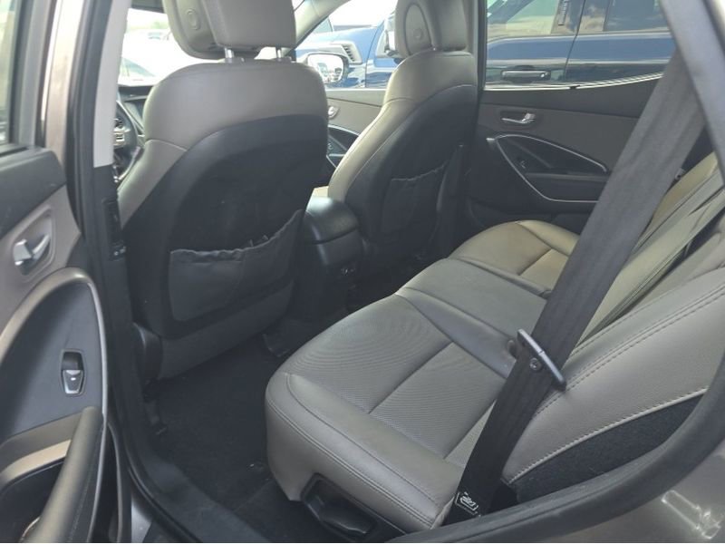 Used 2017 Hyundai Santa Fe Sport FWD image 18