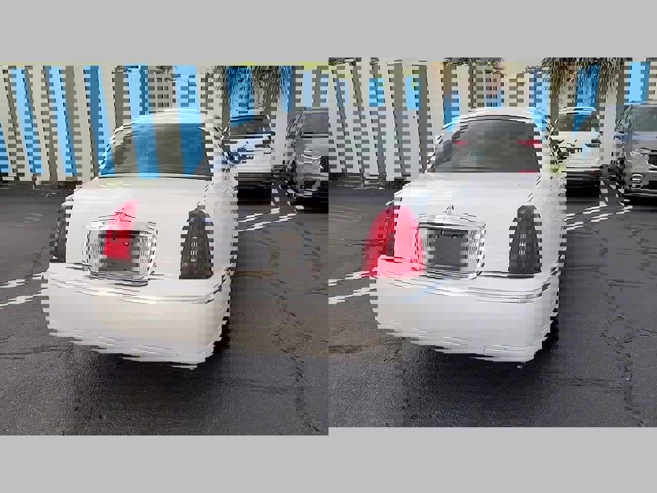 Used 2001 Lincoln Town Car Executive image 21