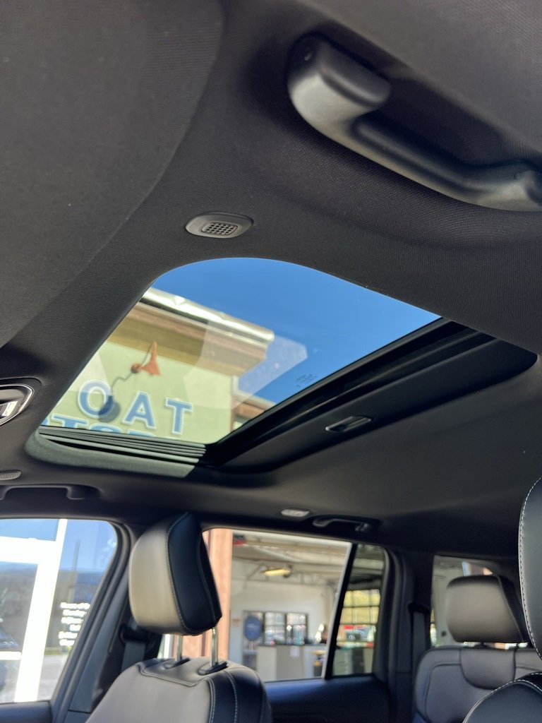 New 2025 Jeep Grand Cherokee Altitude image 20