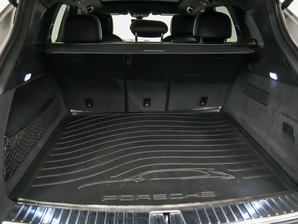 Certified 2024 Porsche Cayenne AWD/4WD image 13