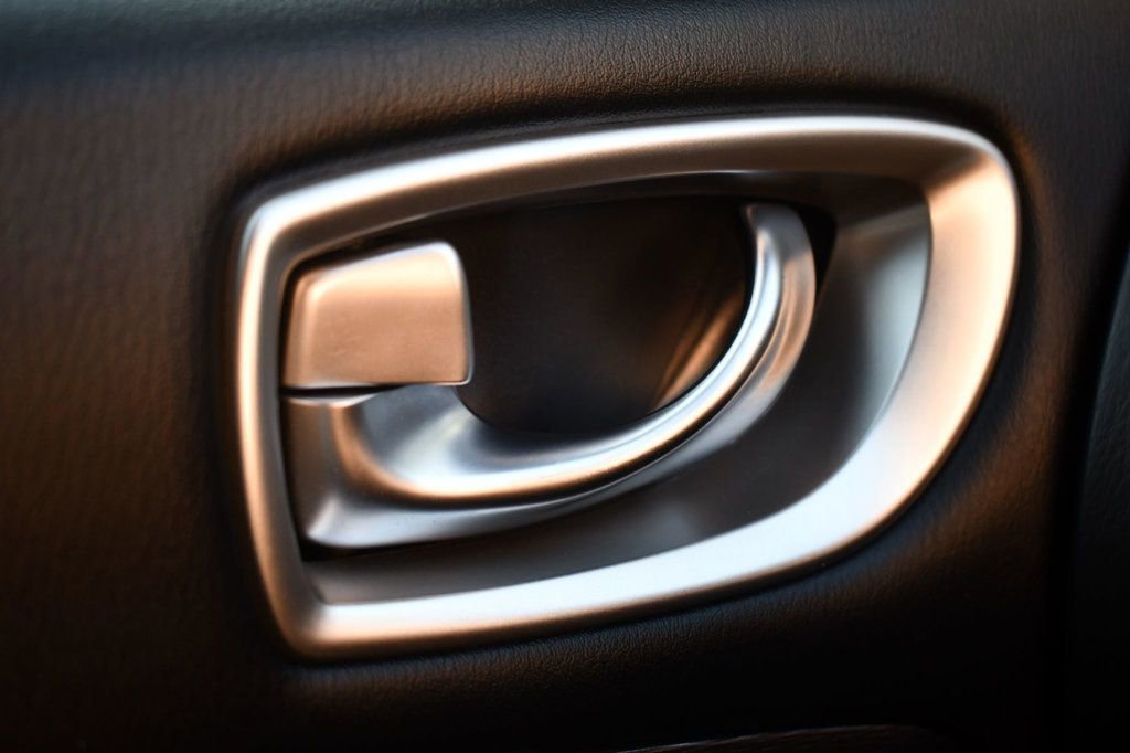 Used 2018 INFINITI QX60 Luxe w/ Premium Plus Package image 19