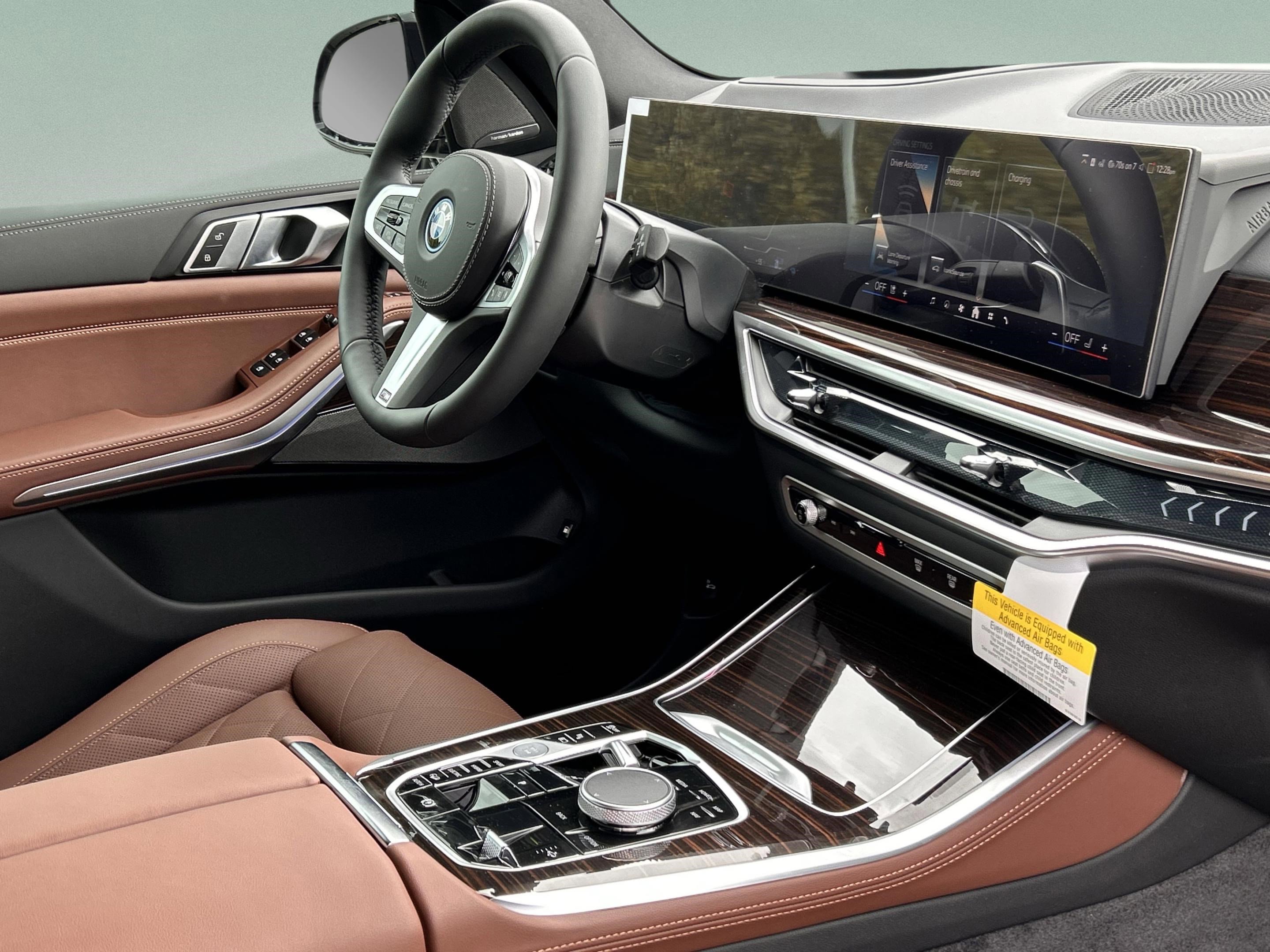 Used 2026 BMW X5 xDrive50e w/ M Sport Package image 24