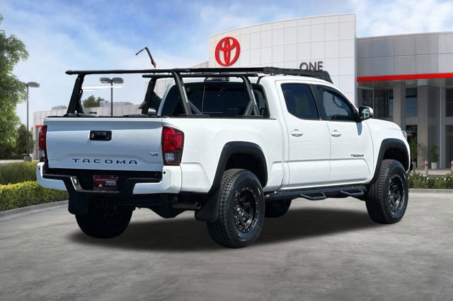 Used 2018 Toyota Tacoma TRD Off-Road w/ Technology Package AWD/4WD image 4
