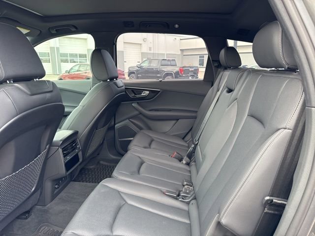 Used 2025 Audi Q7 3.0T Premium Plus image 14