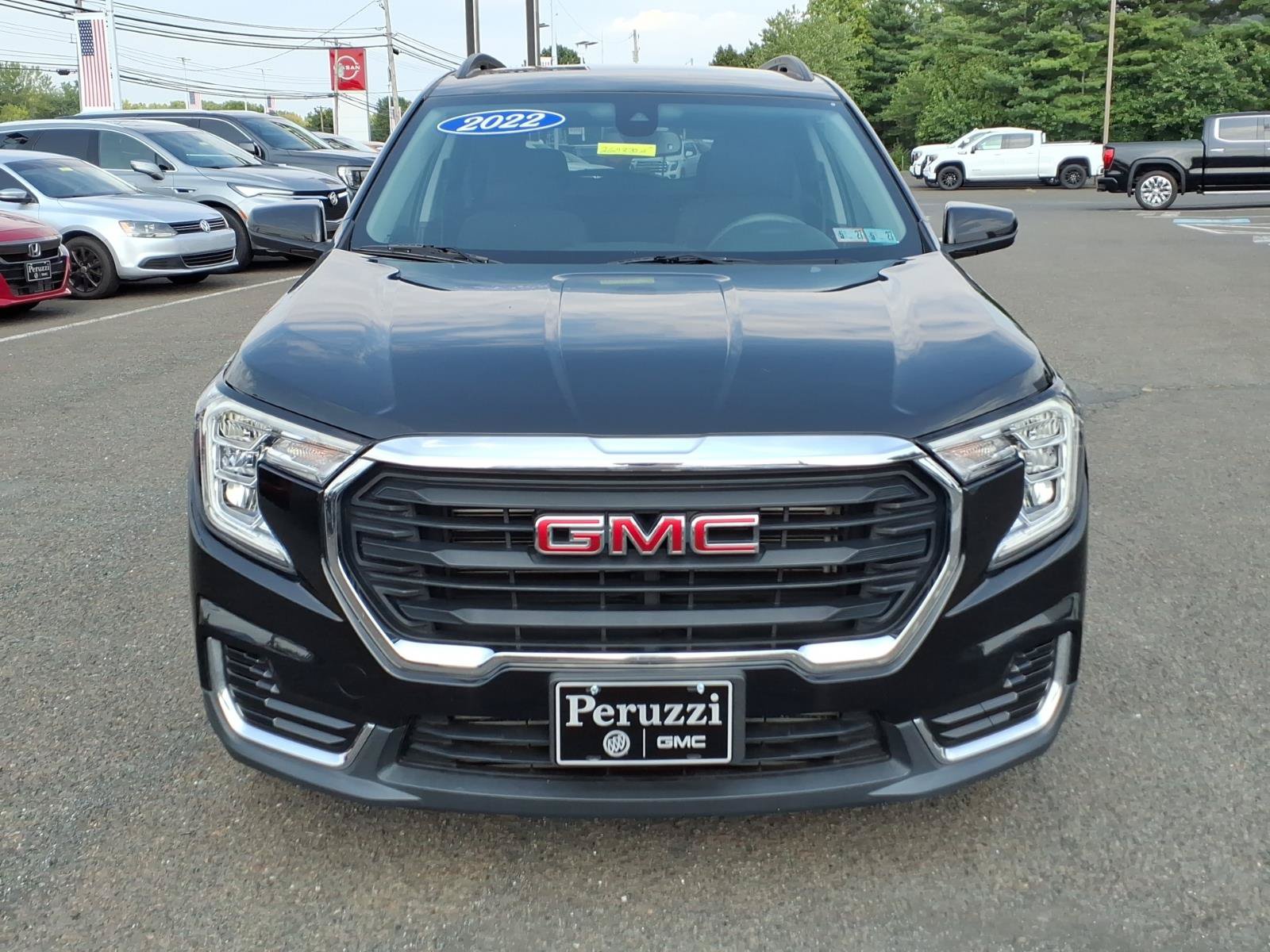 Used 2022 GMC Terrain SLE w/ Driver Convenience Package FWD image 9