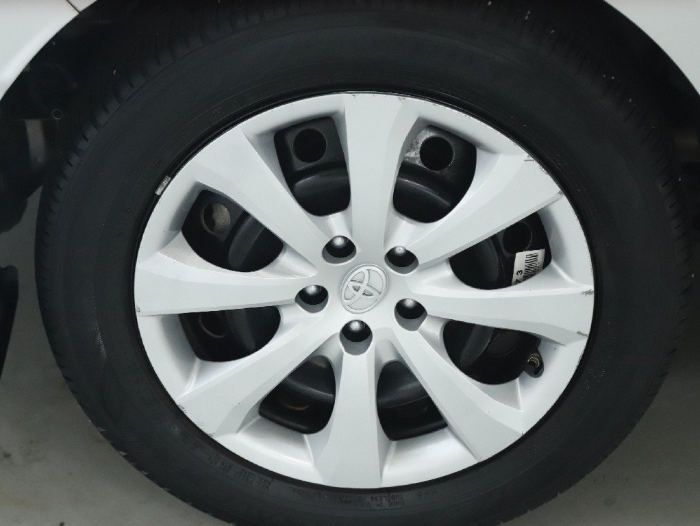 Used 2021 Toyota Corolla LE w/ Carpet Mat Package (TMS) FWD image 12