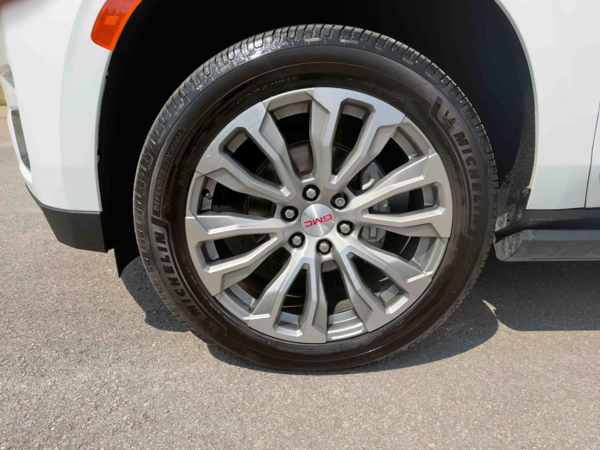 Used 2022 GMC Yukon XL Denali AWD/4WD image 10