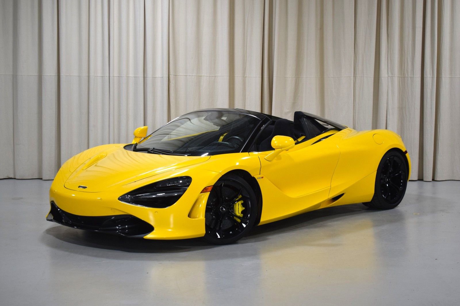 Used 2020 McLaren 720S Performance RWD image 2