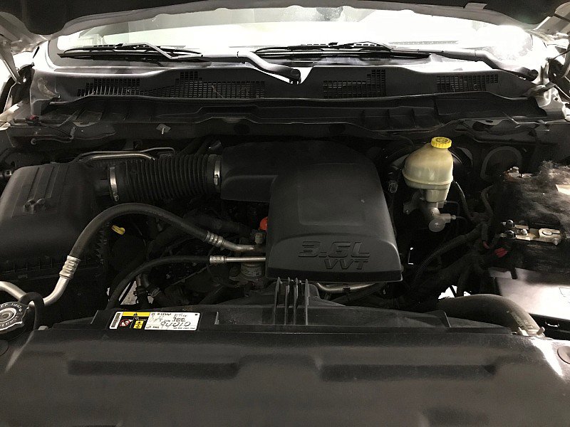 Used 2015 RAM 1500 Classic SLT image 31