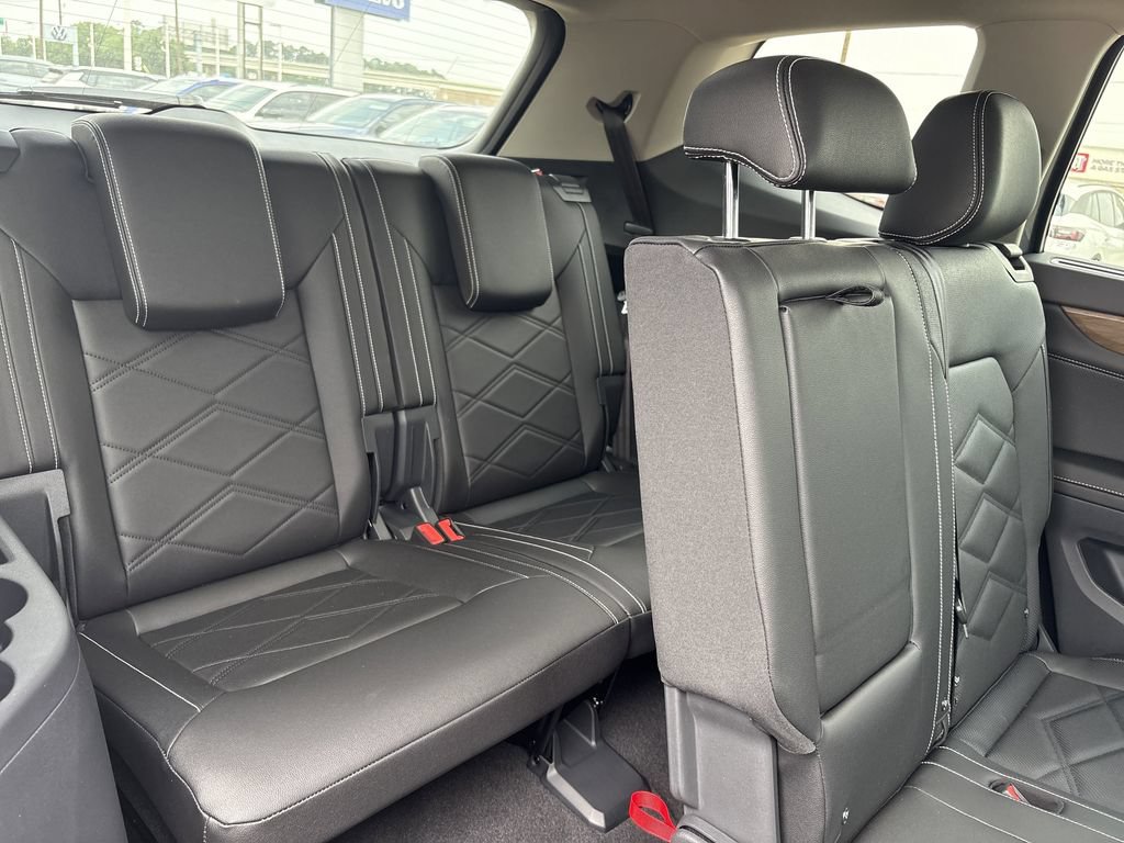 Used 2025 Volkswagen Atlas SE FWD image 21