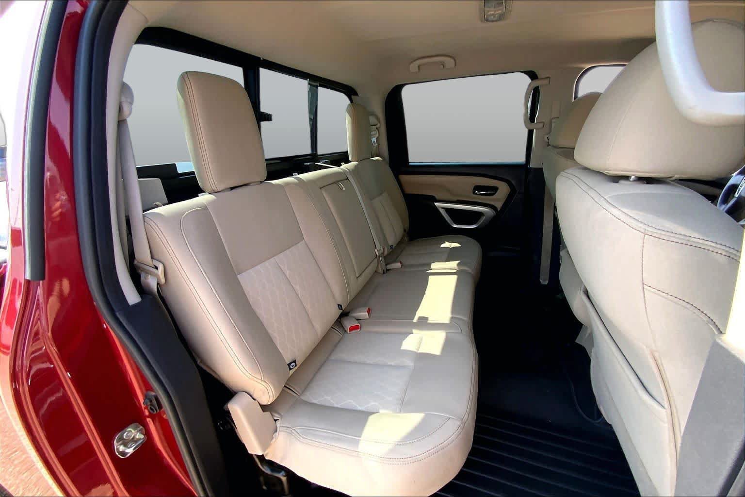 Used 2017 Nissan Titan SV RWD image 20