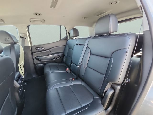 Used 2023 GMC Acadia SLT image 16