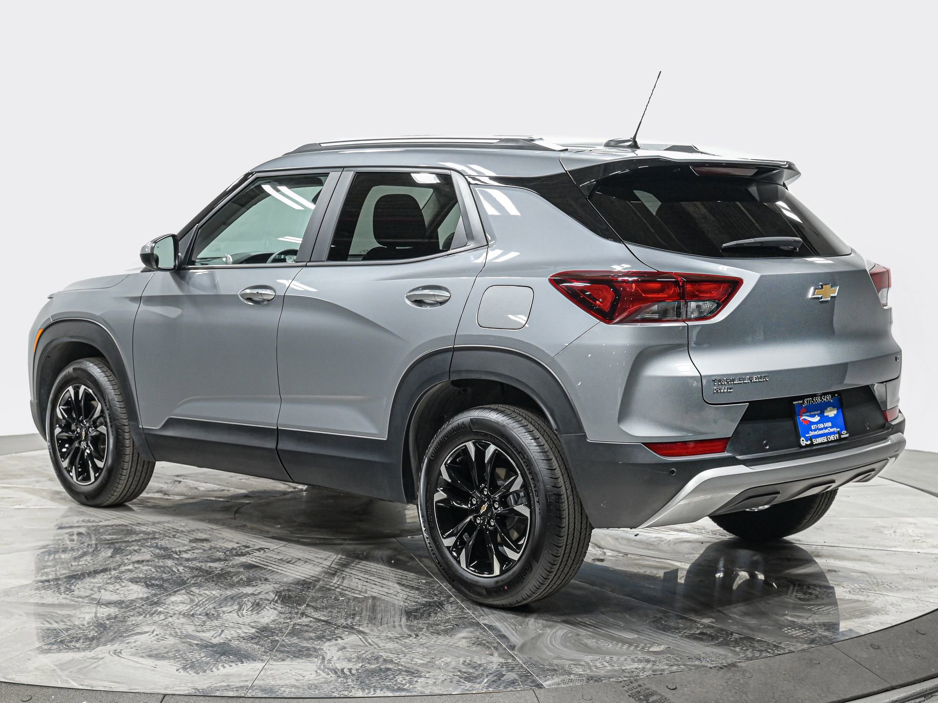 Used 2023 Chevrolet TrailBlazer LT w/ Convenience Package AWD/4WD image 4