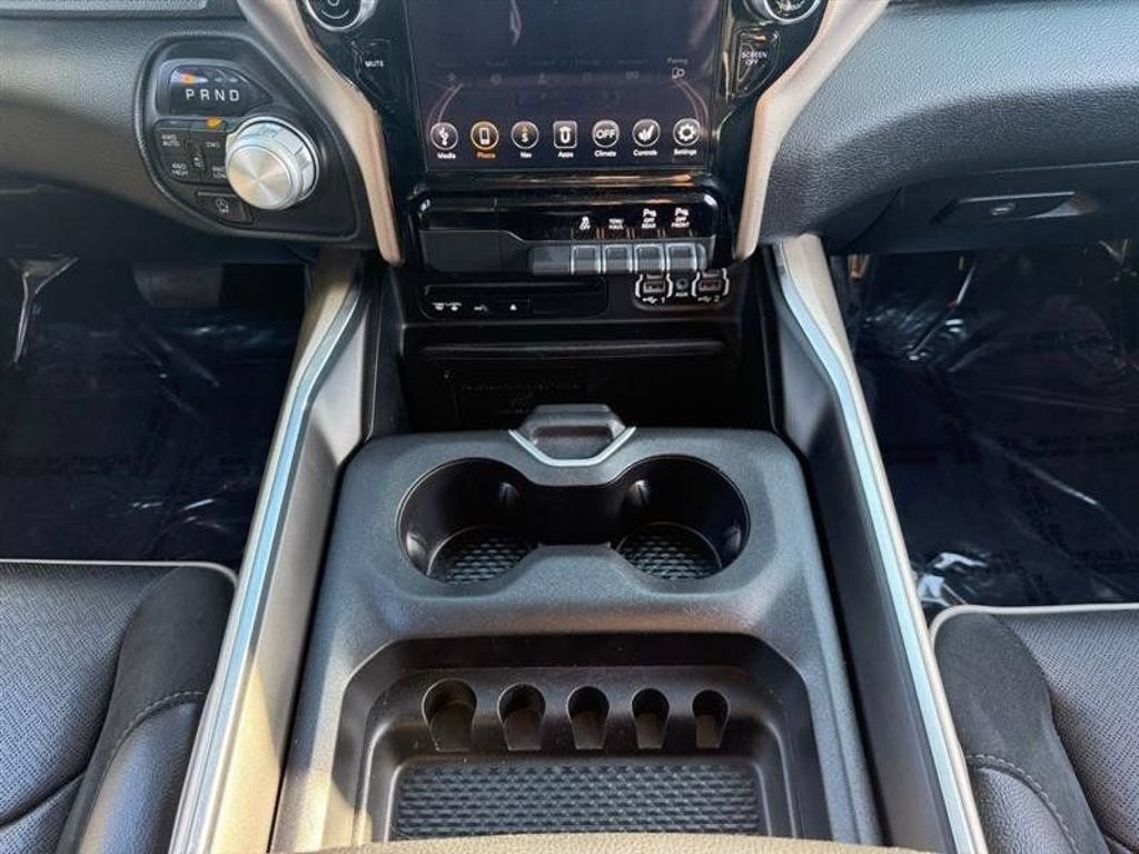 Used 2019 RAM 1500 Laramie AWD/4WD image 10