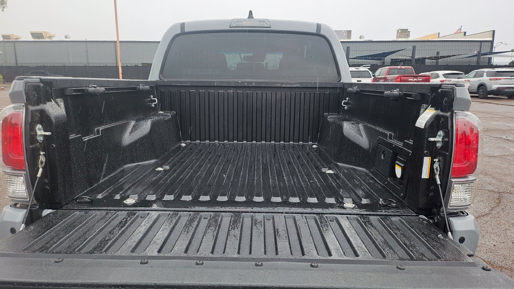 Used 2021 Toyota Tacoma TRD Off-Road w/ Technology Package AWD/4WD image 13