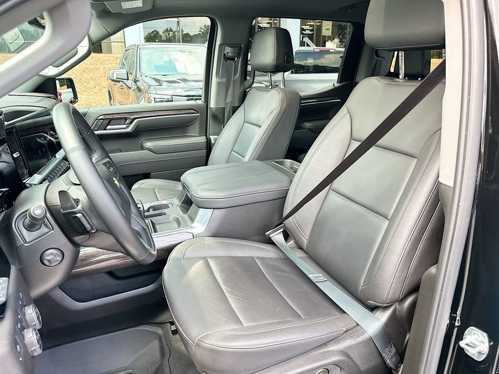 Used 2025 Chevrolet Silverado 1500 LTZ w/ LTZ Premium Package AWD/4WD image 8