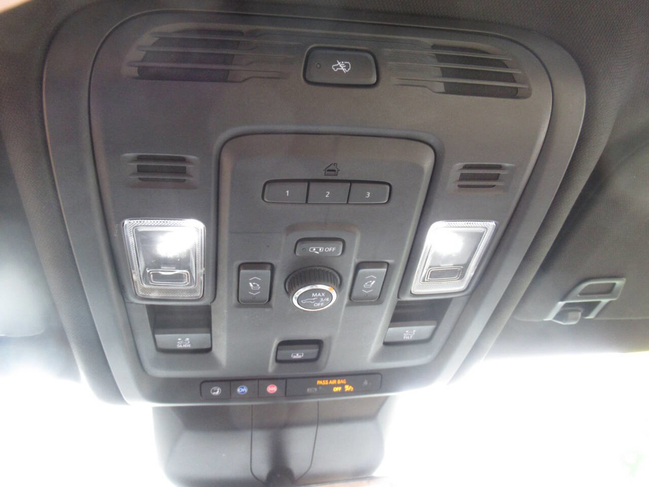 Used 2021 Cadillac Escalade Premium Luxury w/ Driver Assist Tech Package image 32