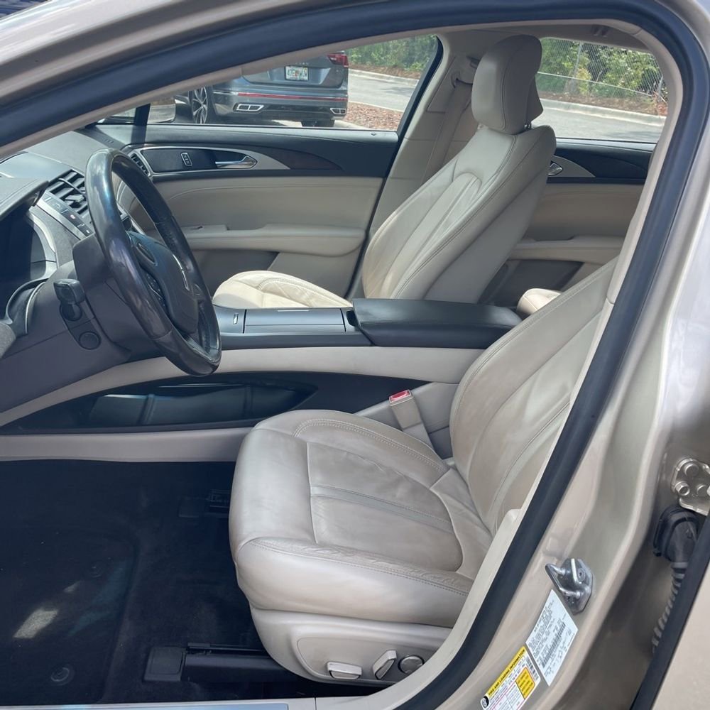 Used 2017 Lincoln MKZ Select w/ Select Plus Package FWD image 5