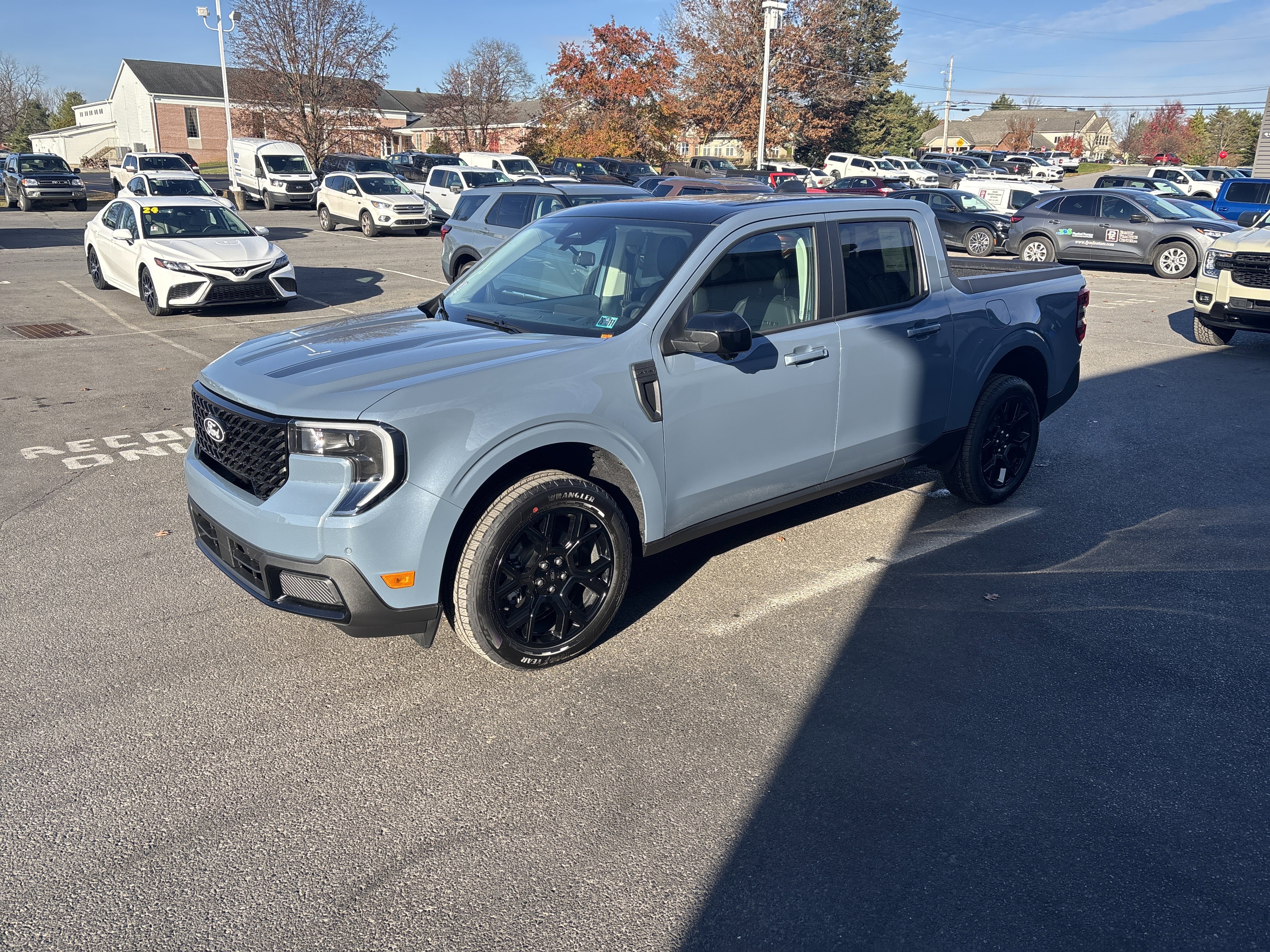 New 2025 Ford Maverick Lariat w/ Black Appearance Package image 8
