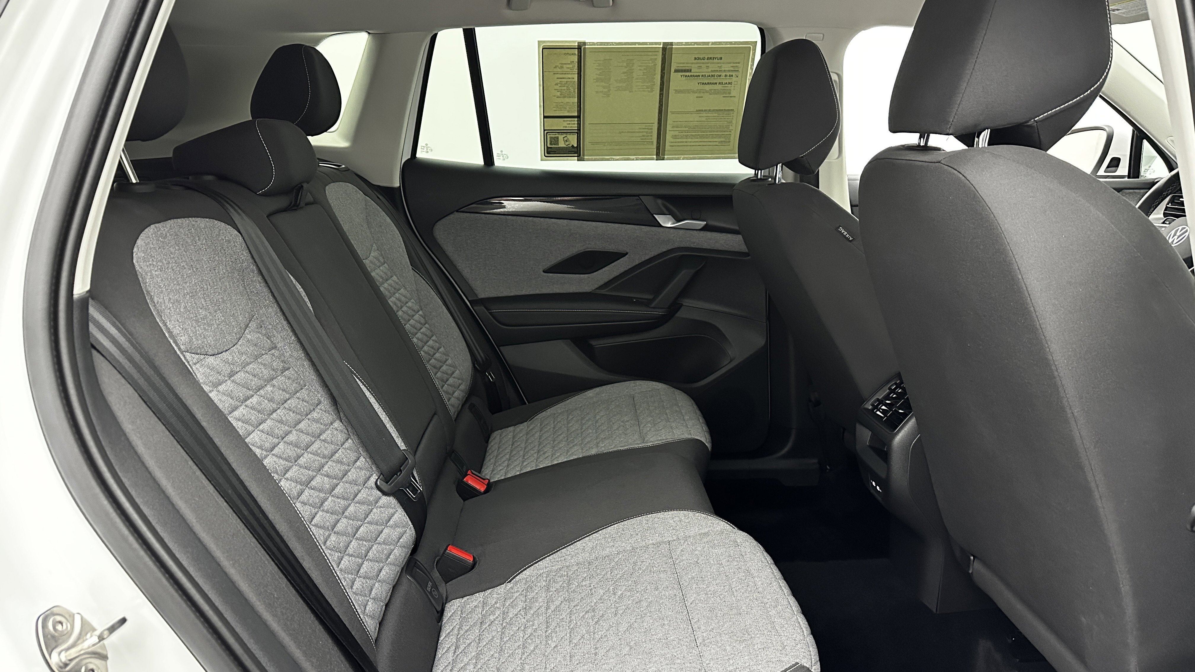 Used 2025 Volkswagen Tiguan S image 32