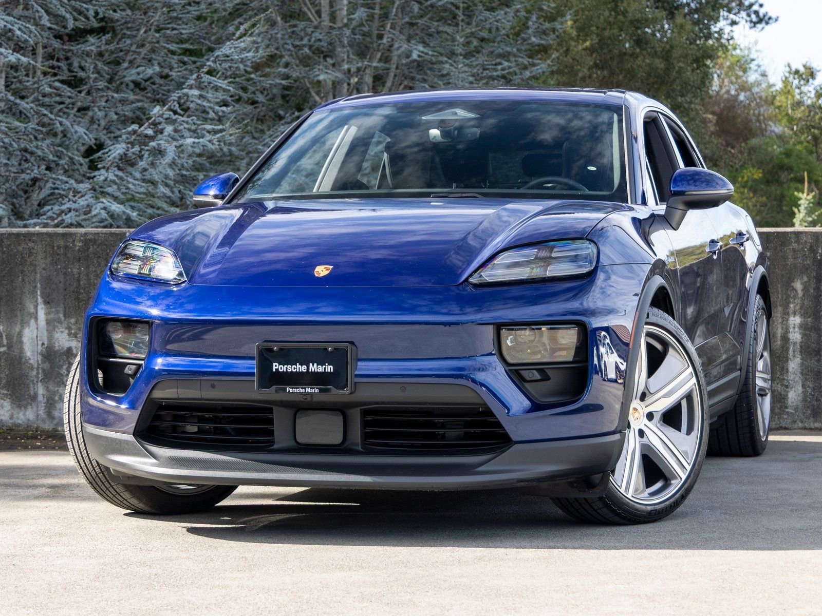 Certified 2025 Porsche Macan 4 Electric AWD/4WD image 1