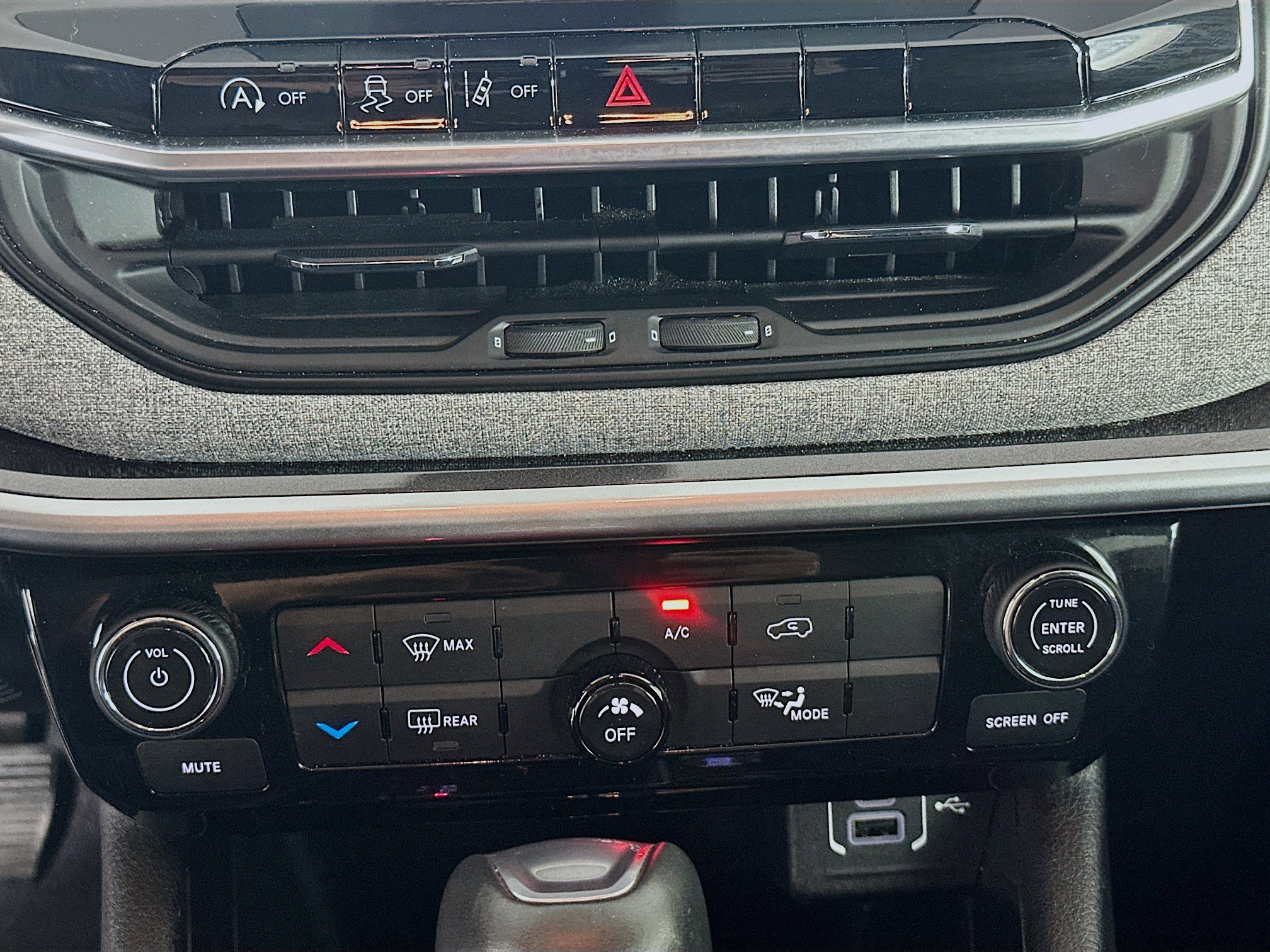 Used 2022 Jeep Compass Latitude image 23