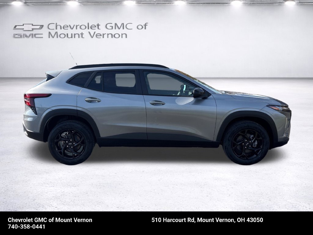 New 2026 Chevrolet Trax LT w/ Midnight Edition FWD image 8