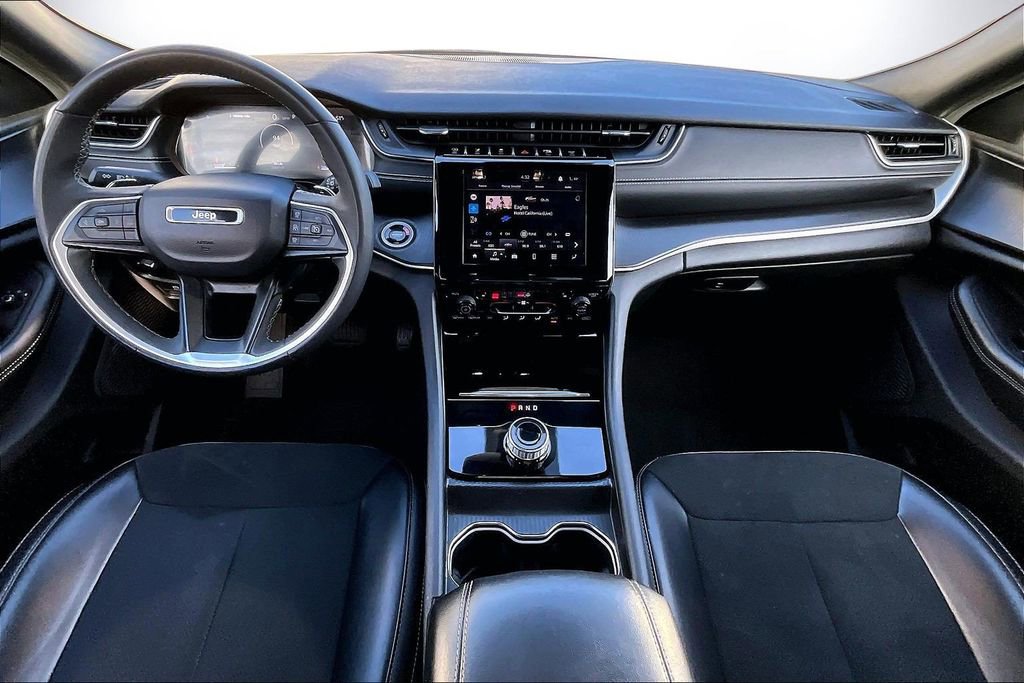 Used 2024 Jeep Grand Cherokee L Laredo image 13