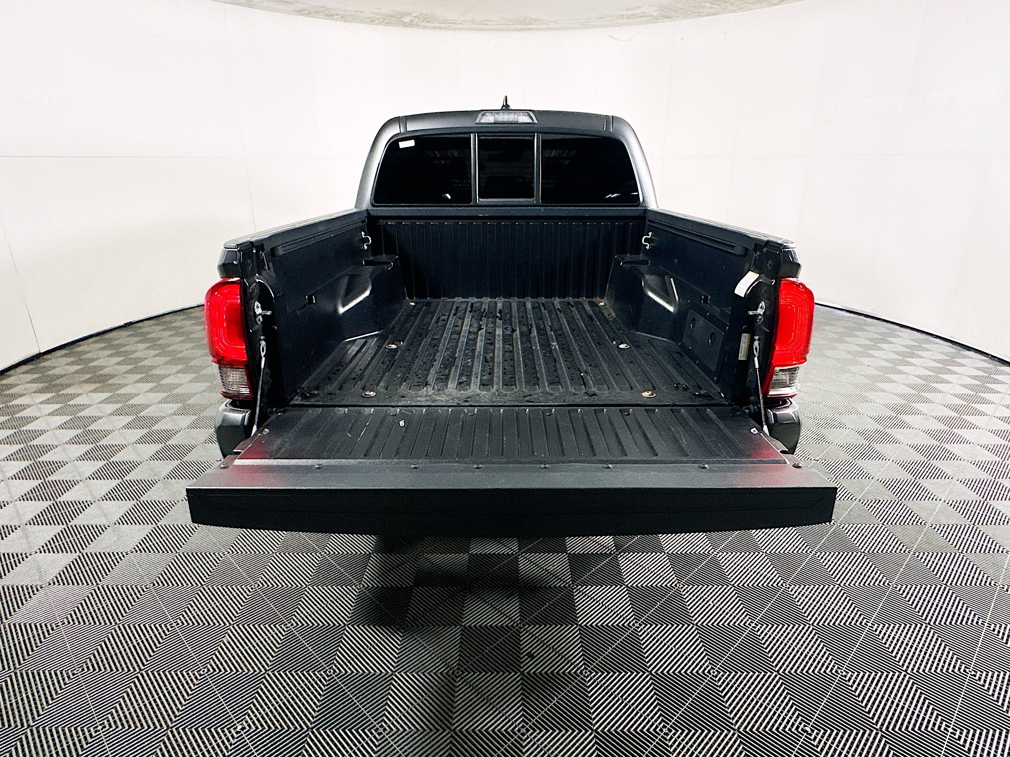 Used 2023 Toyota Tacoma SR w/ SR Convenience Package RWD image 30