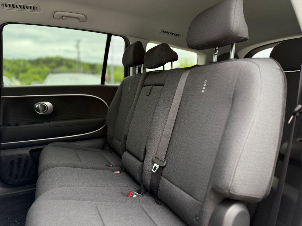 New 2026 Hyundai Ioniq 9 SE image 12